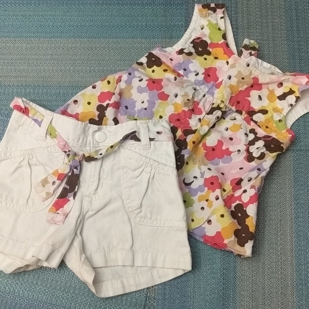 Sweet floral summer outfit